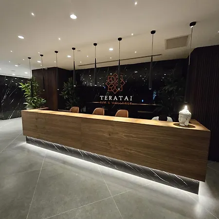 Grand Sapphire Casino 21 *