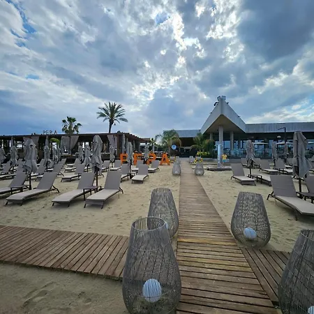 Grand Sapphire Casino 21