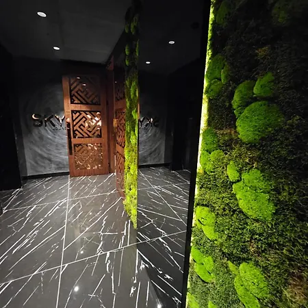 Grand Sapphire Casino 21 *