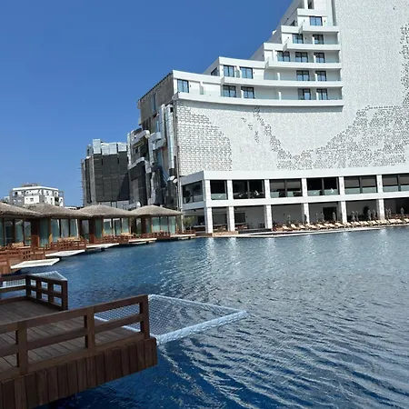 Grand Sapphire Casino 21