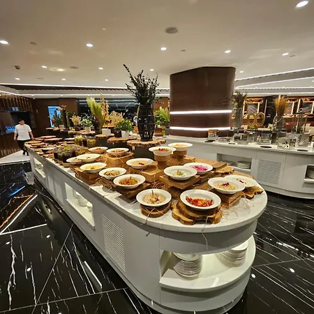 Grand Sapphire Casino 21