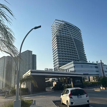 Grand Sapphire Casino 21 *