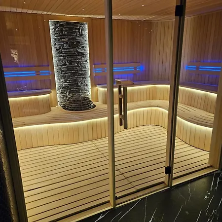 Grand Sapphire Casino 21