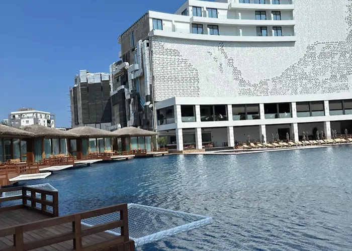 Grand Sapphire Casino 21